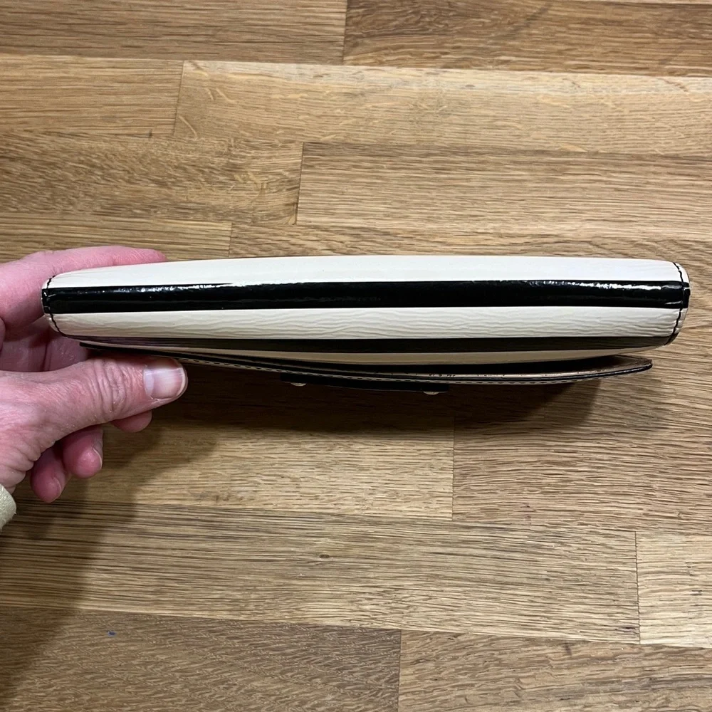 Kate Spade New York Bi-Fold Snap Sandra Wallet Patent Leather Black/Cream Stripe